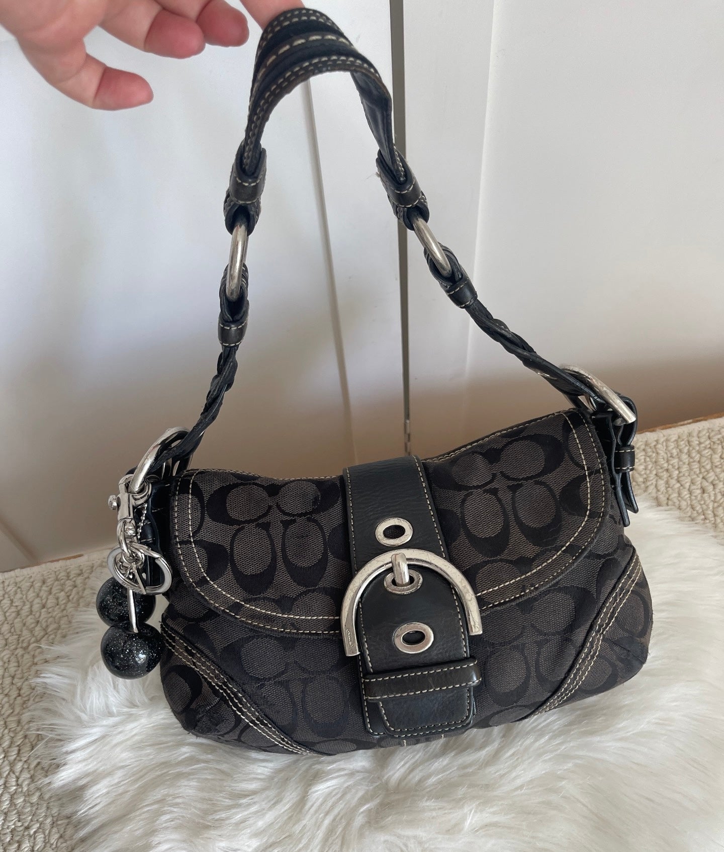 Coach black signature soho