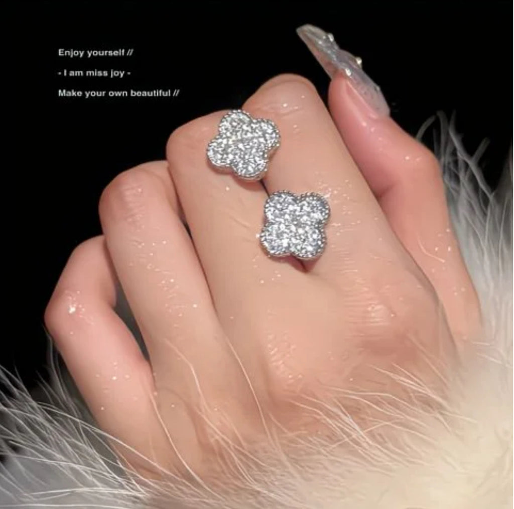 Clover Bracelet & Earrings Set (Silver with Rhinestones)